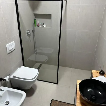 Marlis' Golem (Tirana)