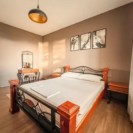 Villa Marlis' *