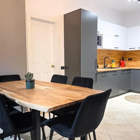 Marlis' Villa Golem (Tirana)